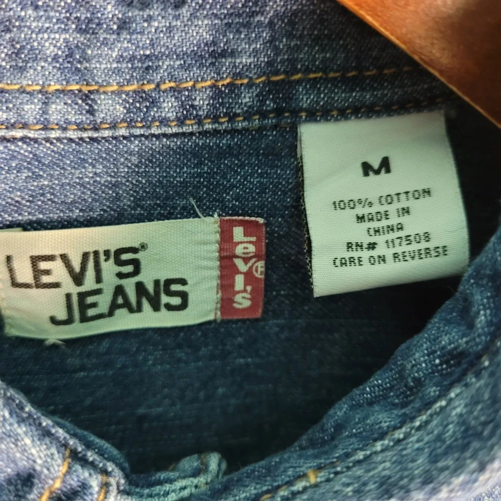 Levi's Denim Chore Shirt Men's Medium Blue 4-Pocket Cotton Button-Up Long Sleeve